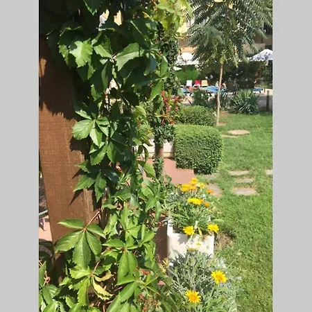 Garden Of Eden 2 Bed Bulgaria *
